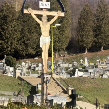 Hniezdne- Cintorín 003